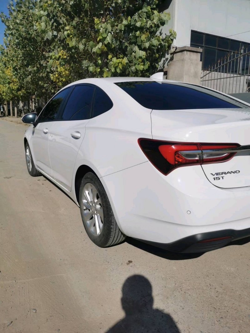 保定20年别克威朗8