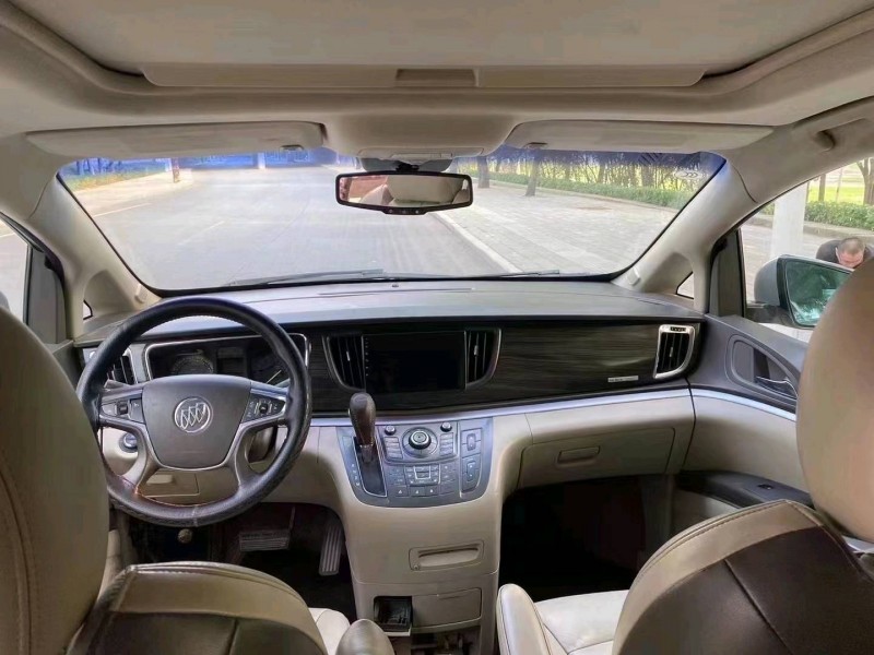 石家庄12年别克GL82