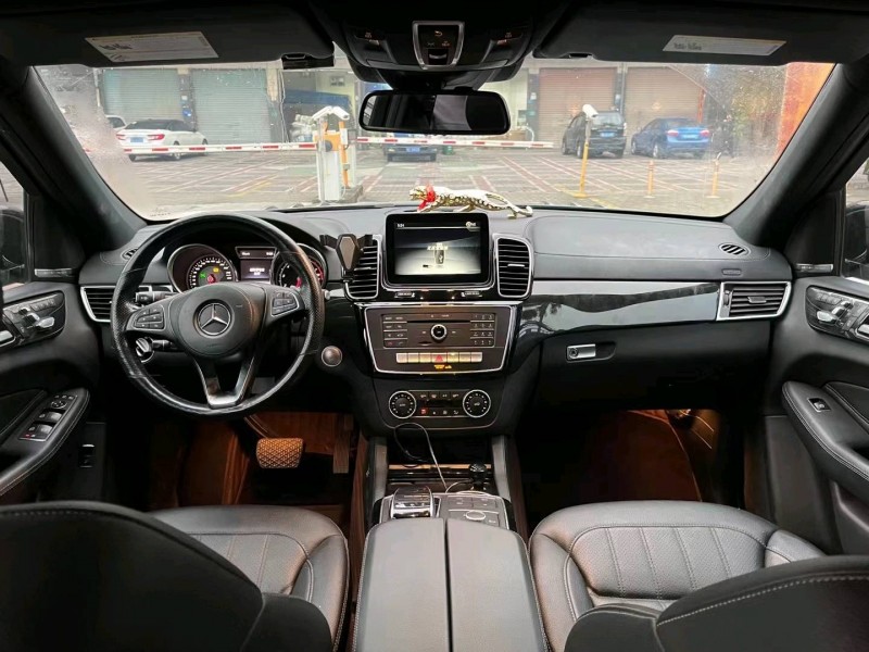 中山17年奔驰CLS4