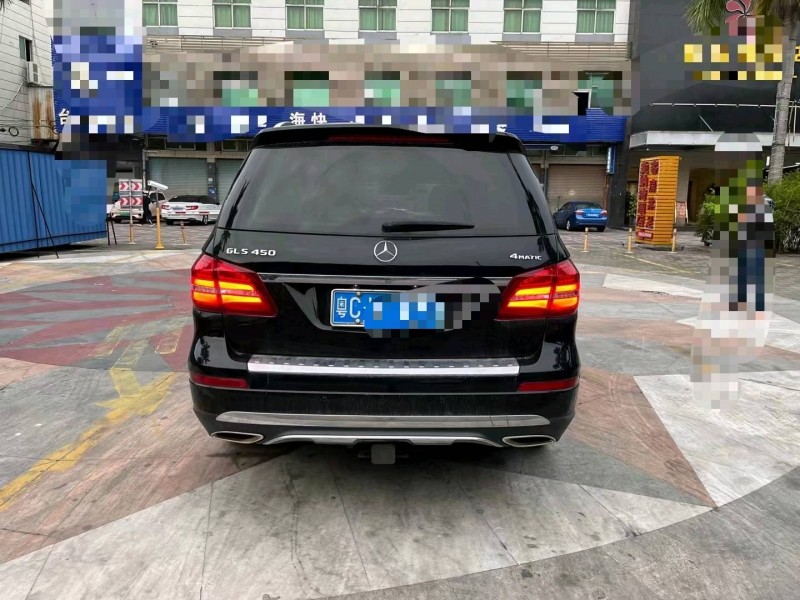 中山17年奔驰CLS8