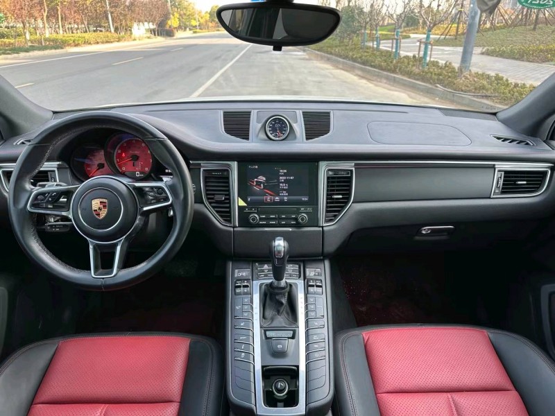 盐城16年保时捷Macan4