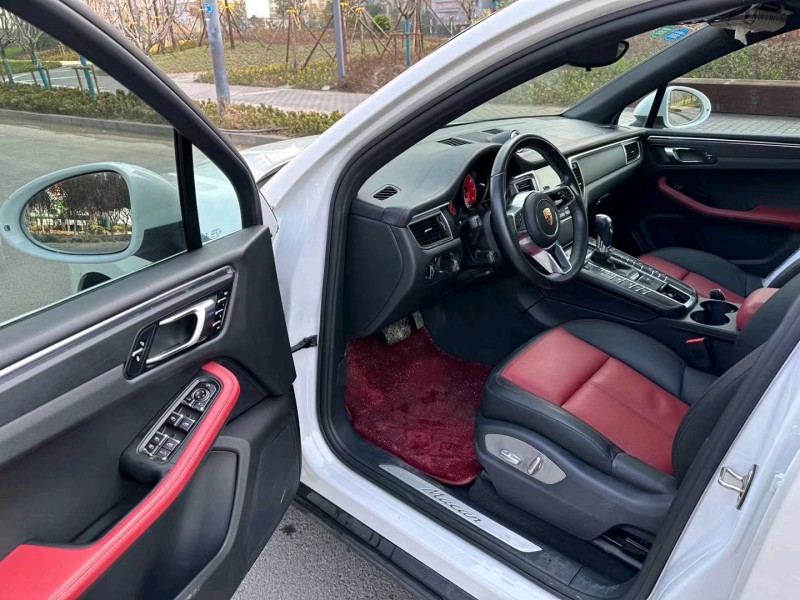 盐城16年保时捷Macan7