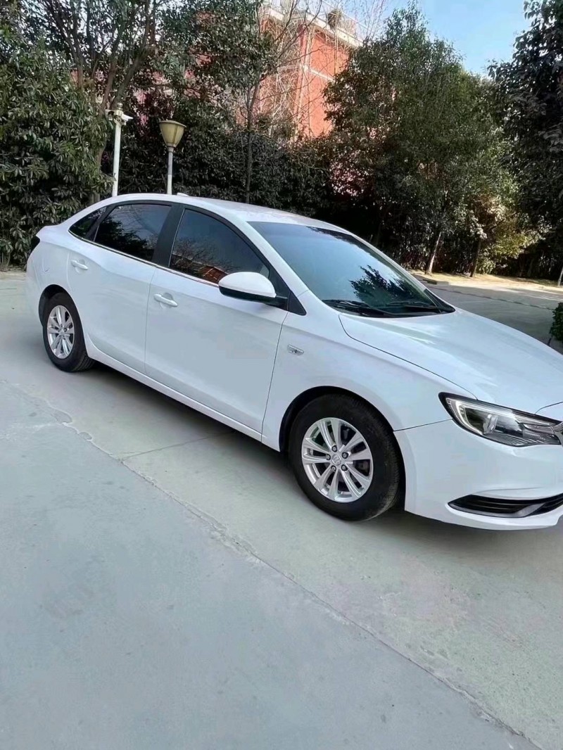 北京18年别克英朗5