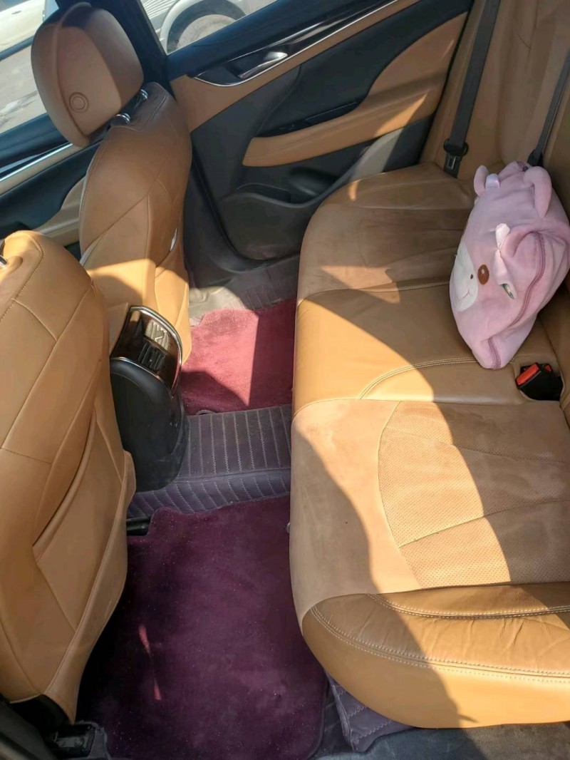 武汉17年别克君越5