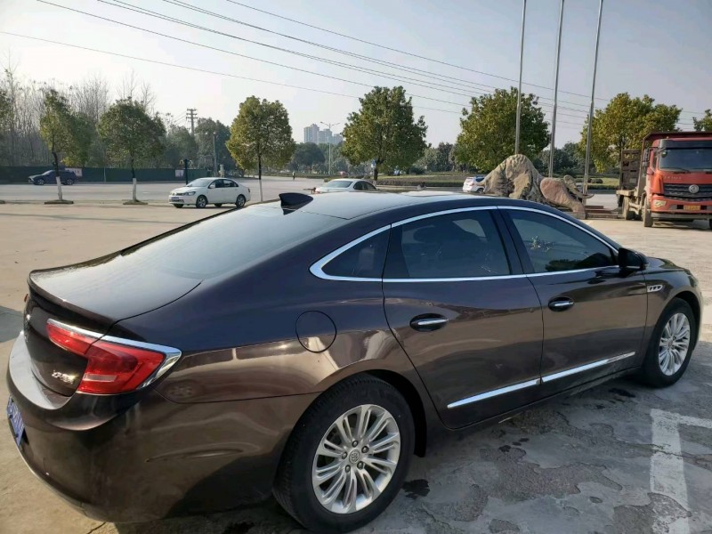 武汉17年别克君越8