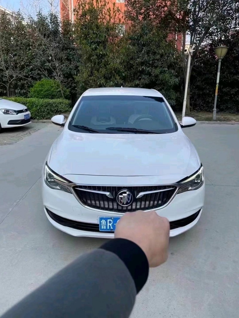 北京18年别克英朗1