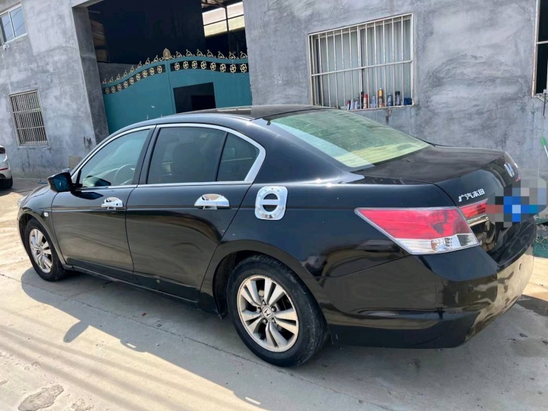 青岛12年本田雅阁6