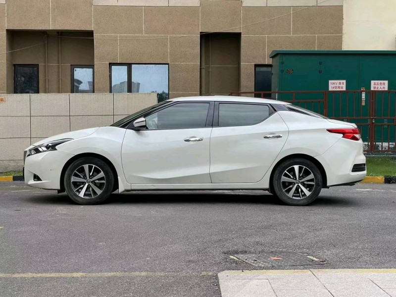 徐州18年日产蓝鸟8