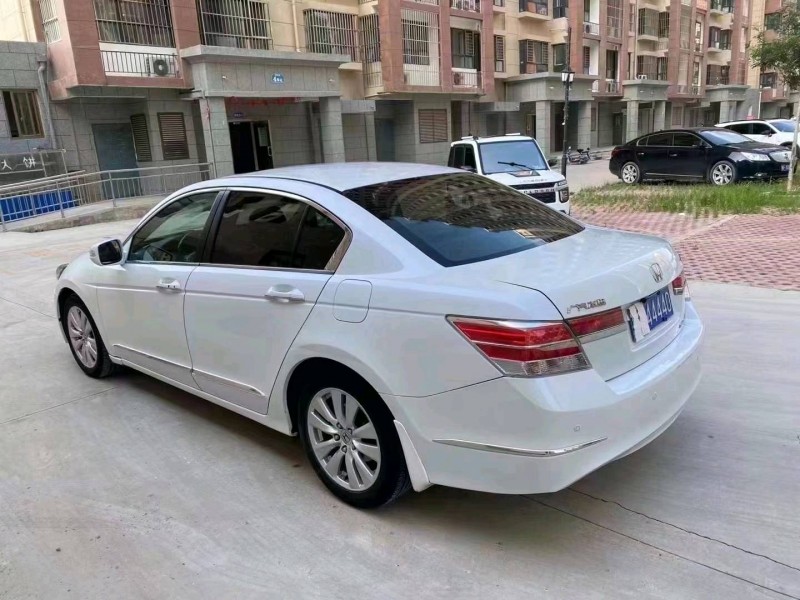 石家庄13年本田雅阁7