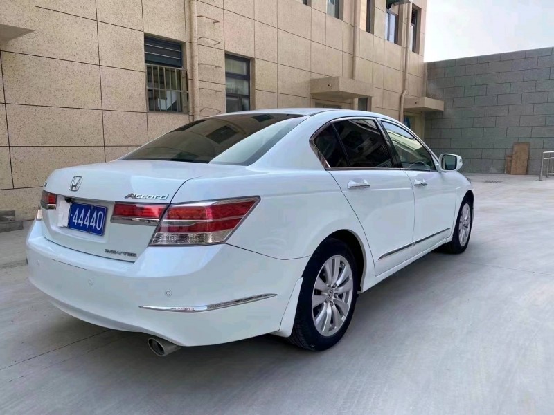 石家庄13年本田雅阁9