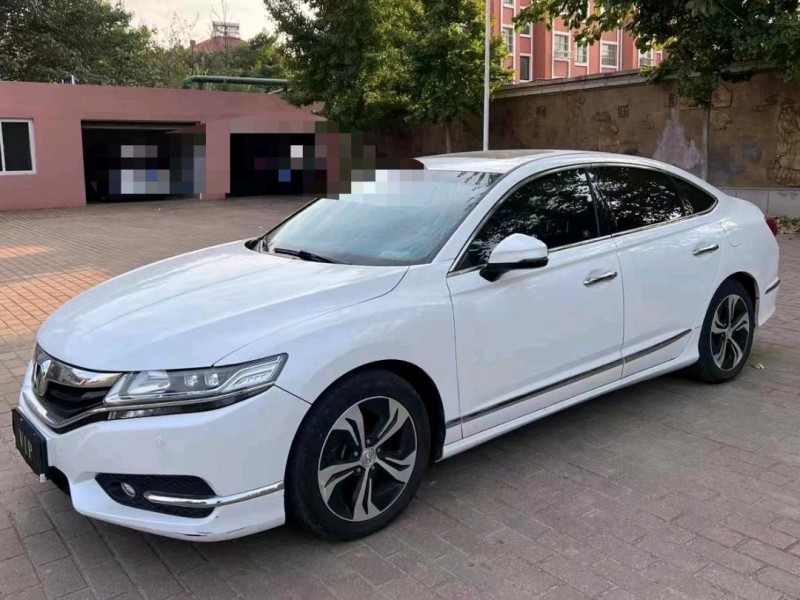 青岛16年本田思铂睿3