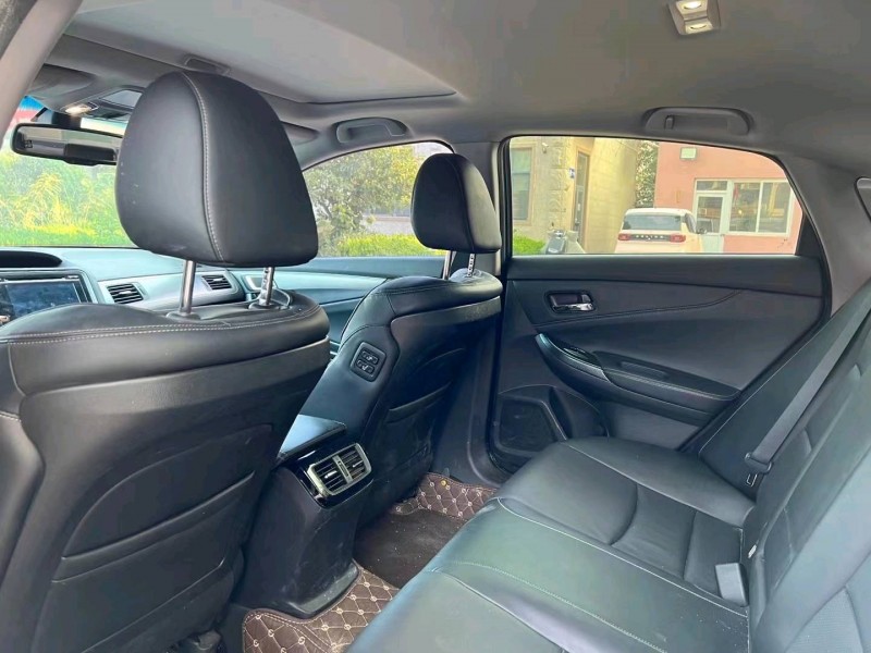 青岛16年本田思铂睿5