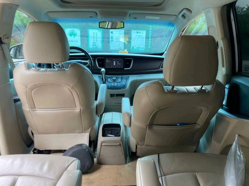 青岛17年别克GL82