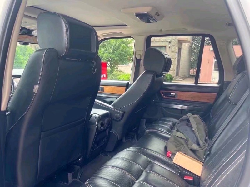 青岛13年路虎揽胜运动5