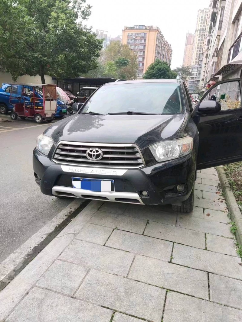 成都10年丰田汉兰达1