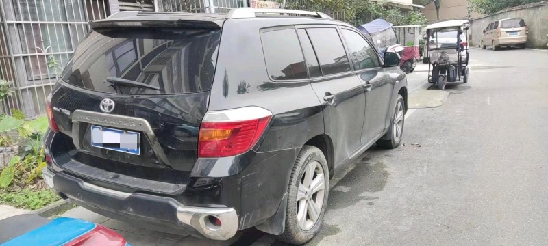 成都10年丰田汉兰达8