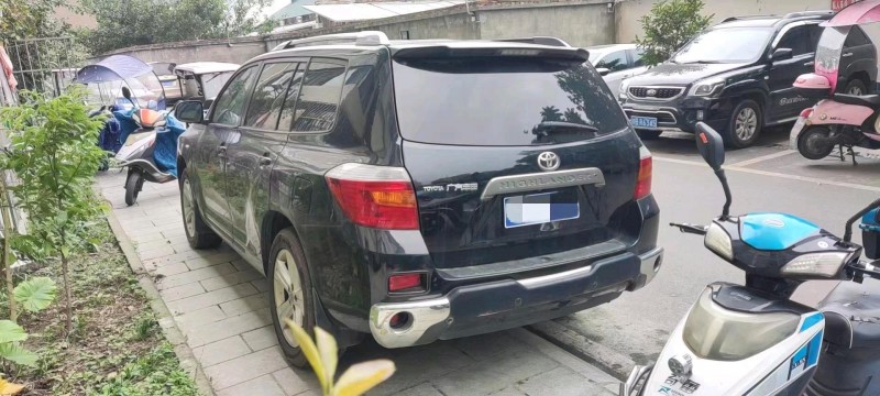 成都10年丰田汉兰达9