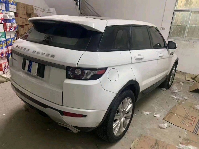 三明15年路虎极光4