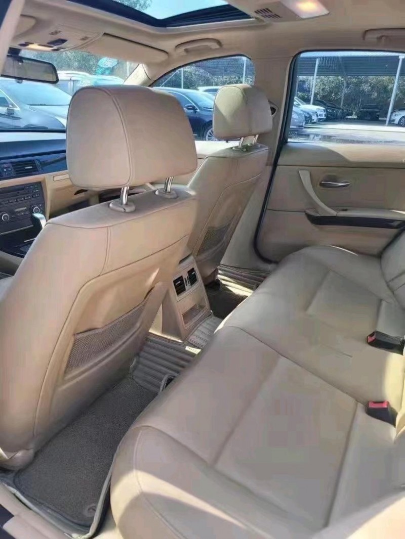 保定12年宝马3系7