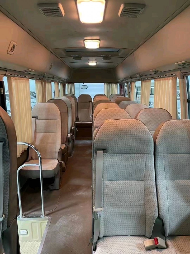 廊坊16年丰田考斯特8