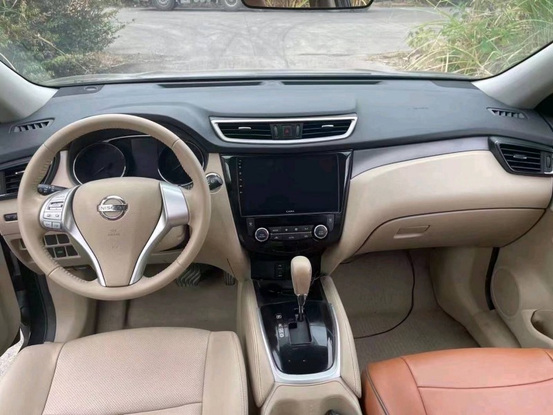宜昌16年日產奇駿8