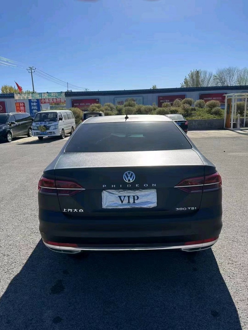 邯郸18年大众辉昂1