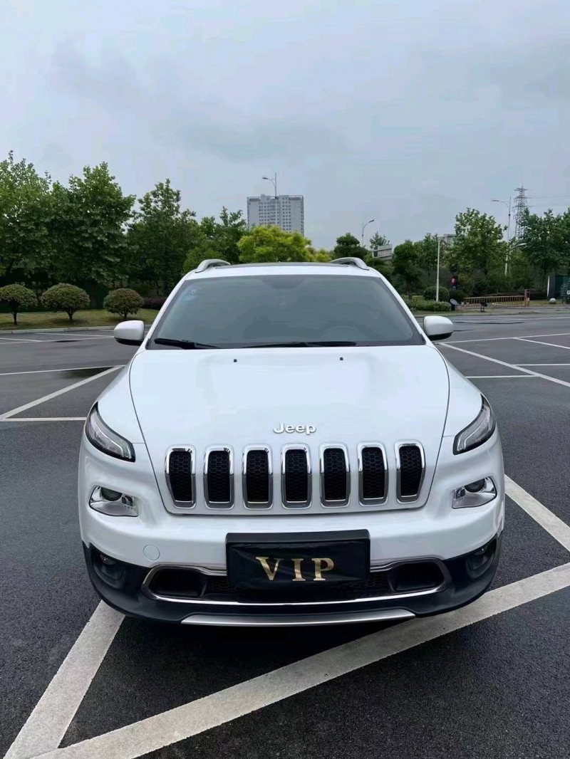 宜昌18年Jeep自由光9