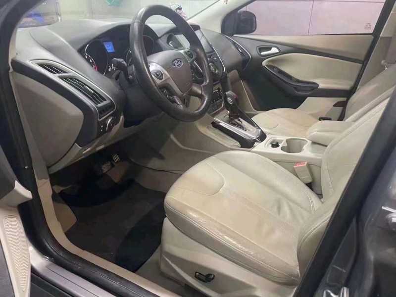 济南12年福特福克斯6