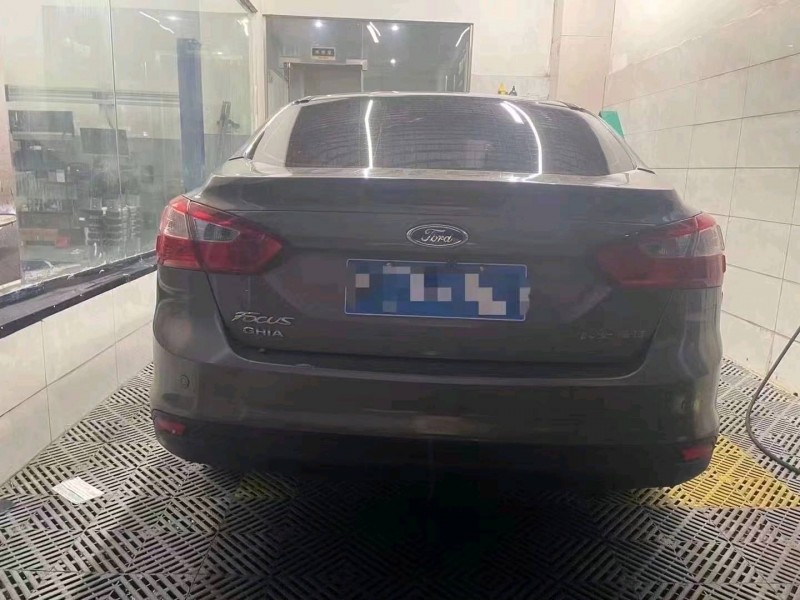 济南12年福特福克斯7