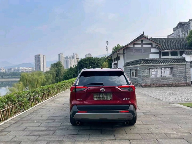 重庆20年丰田RAV49