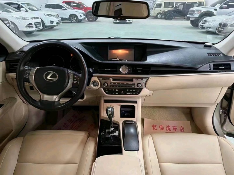 廊坊13年雷克萨斯ES7