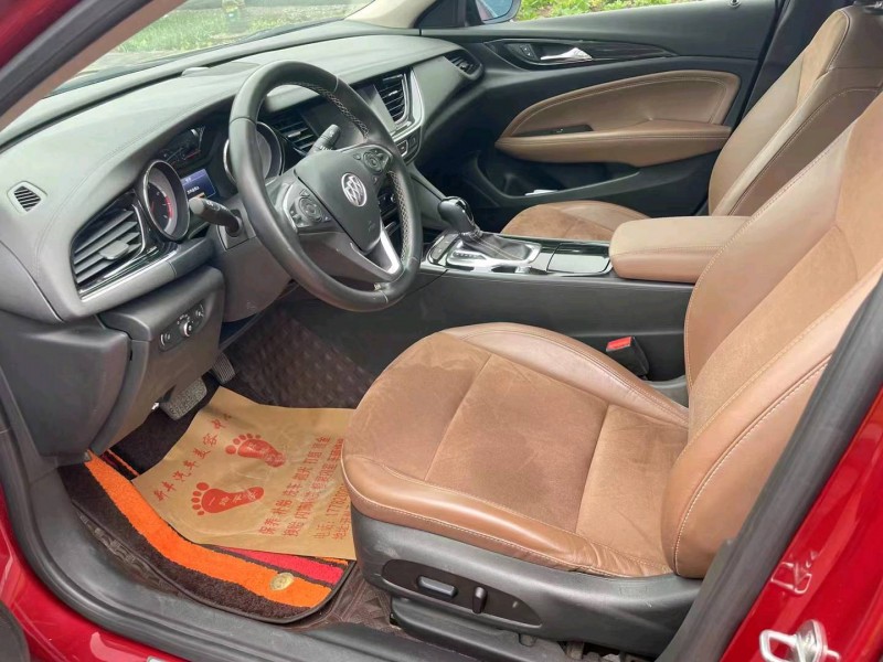 重庆18年别克君威2