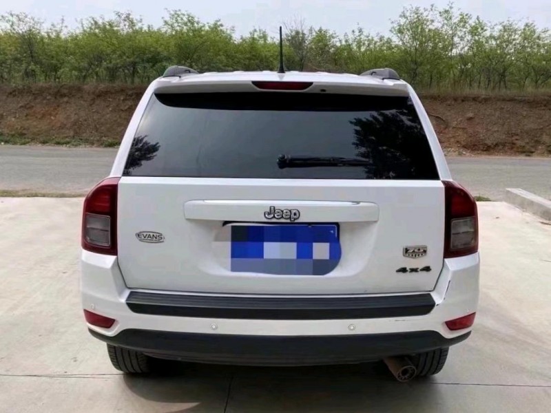 青岛13年Jeep指南者6