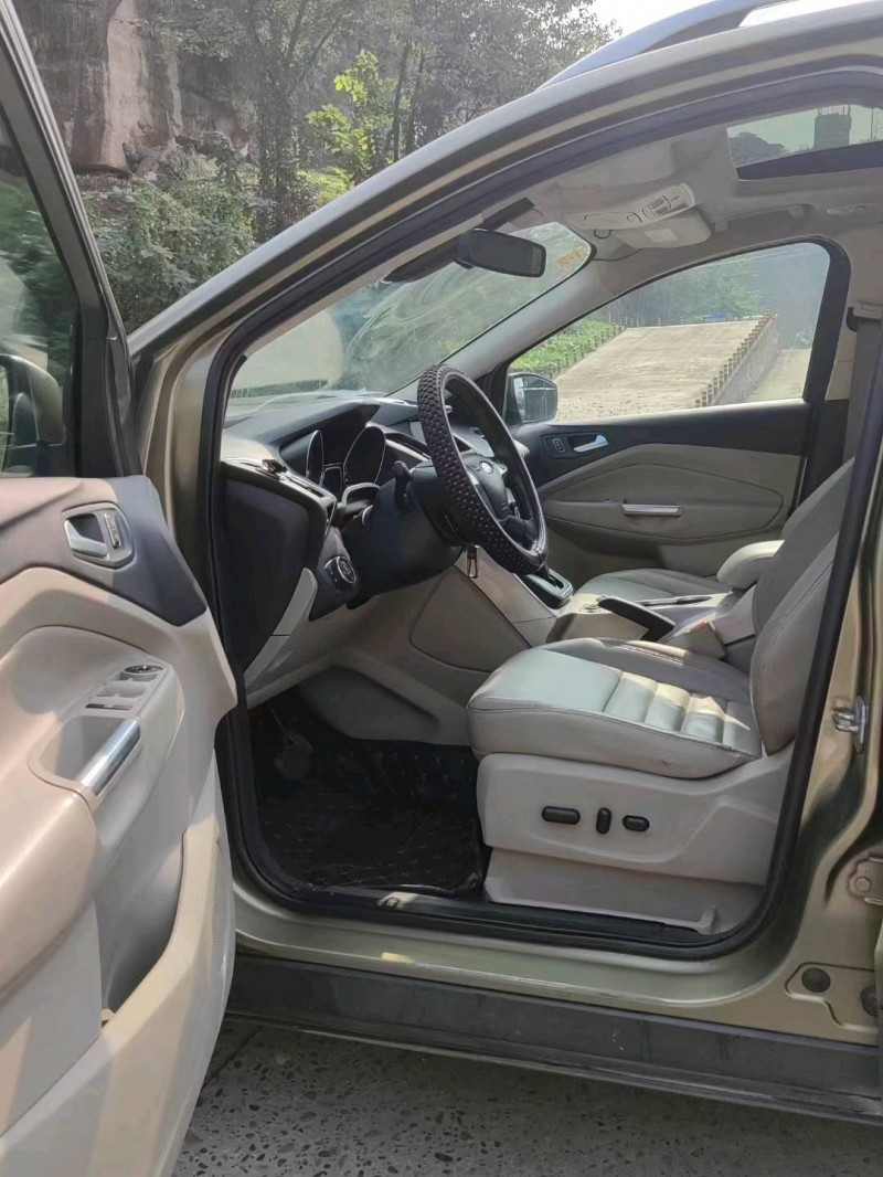 重庆13年福特翼虎3