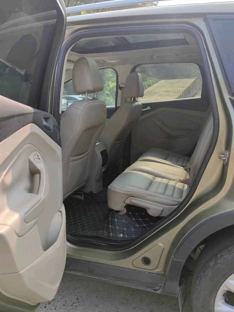 重庆13年福特翼虎4