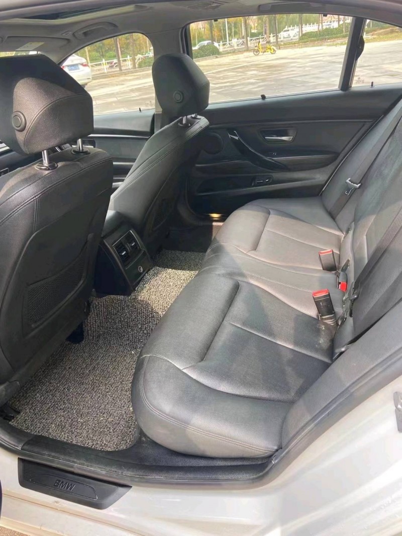 北京18年宝马3系5