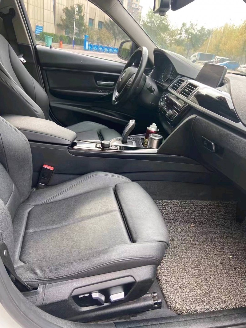 北京18年宝马3系9