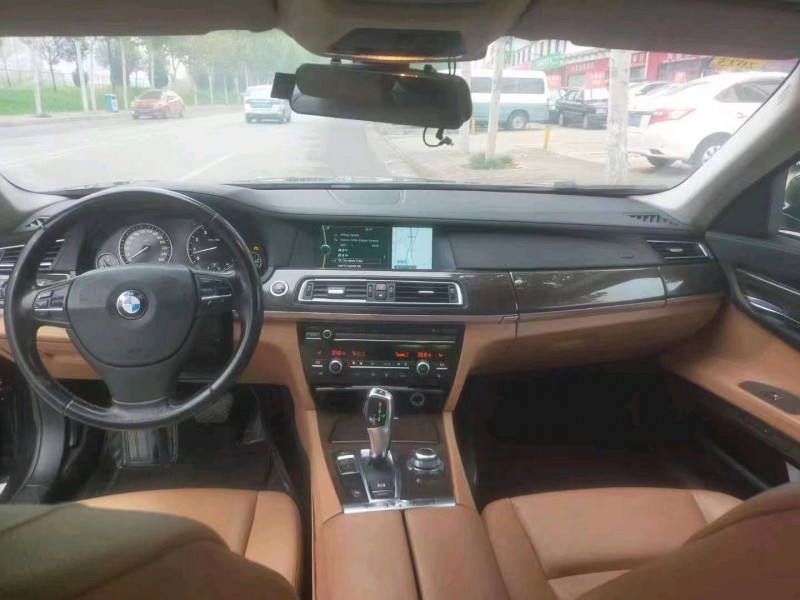 北京11年宝马7系5