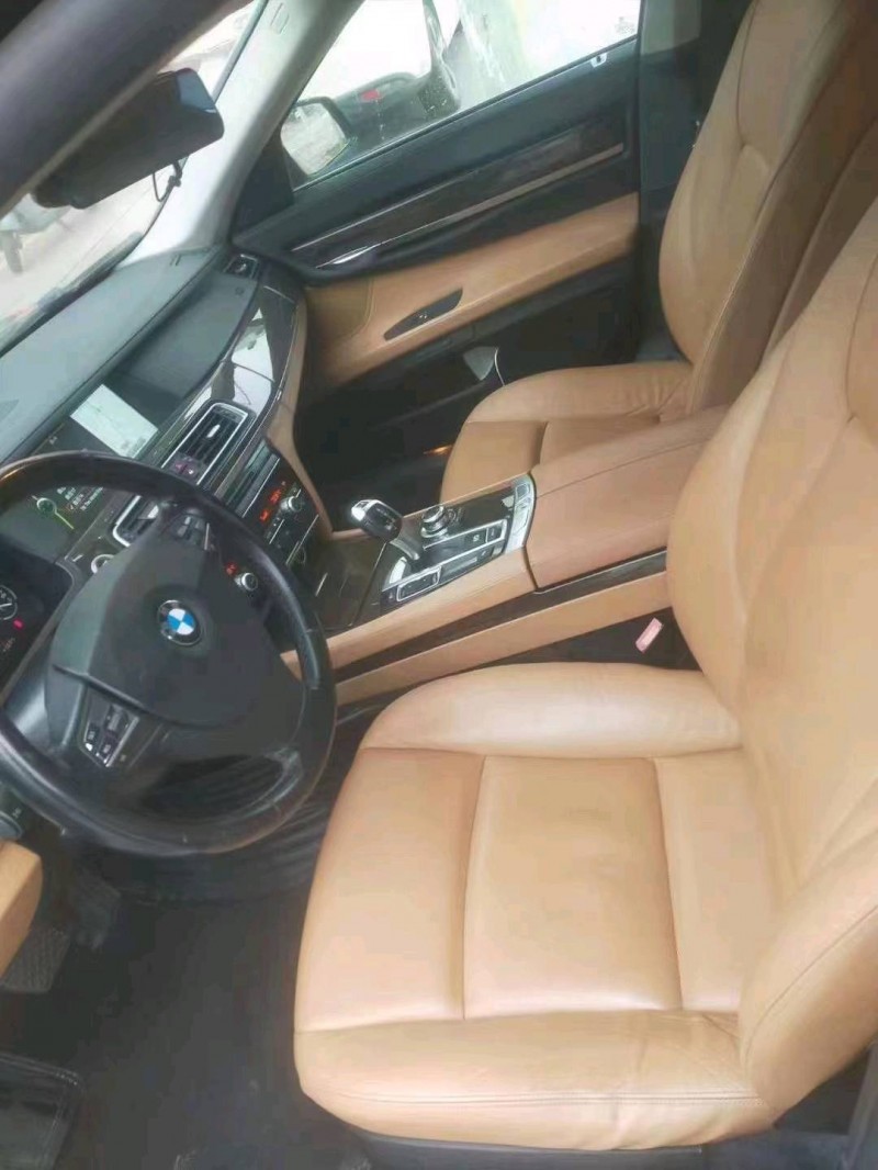北京11年宝马7系6
