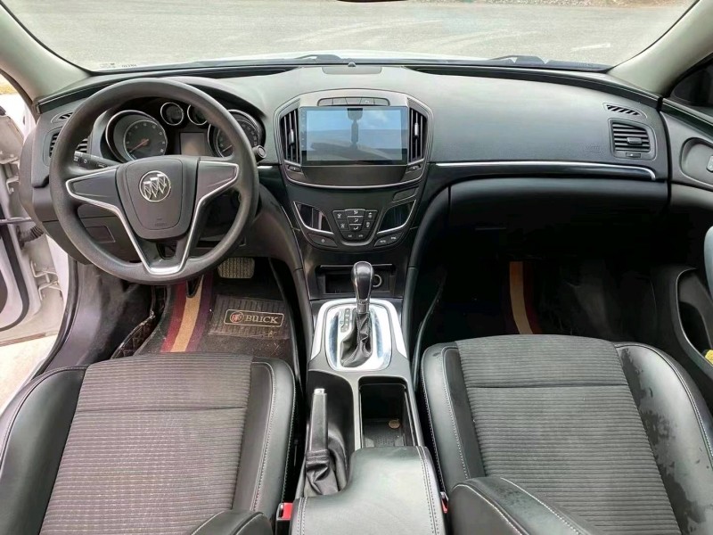 青岛16年别克君威2