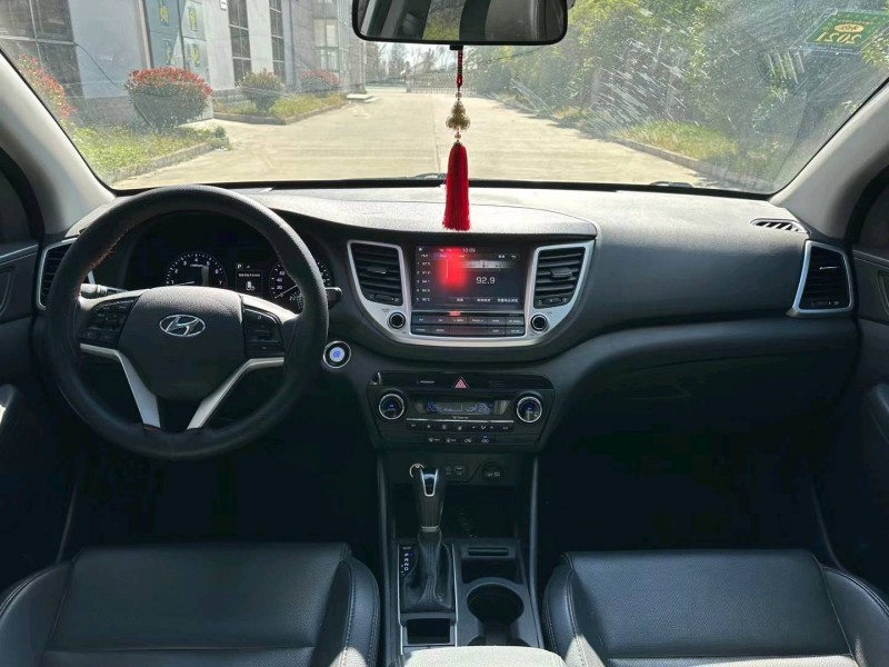 盐城17年现代途胜7