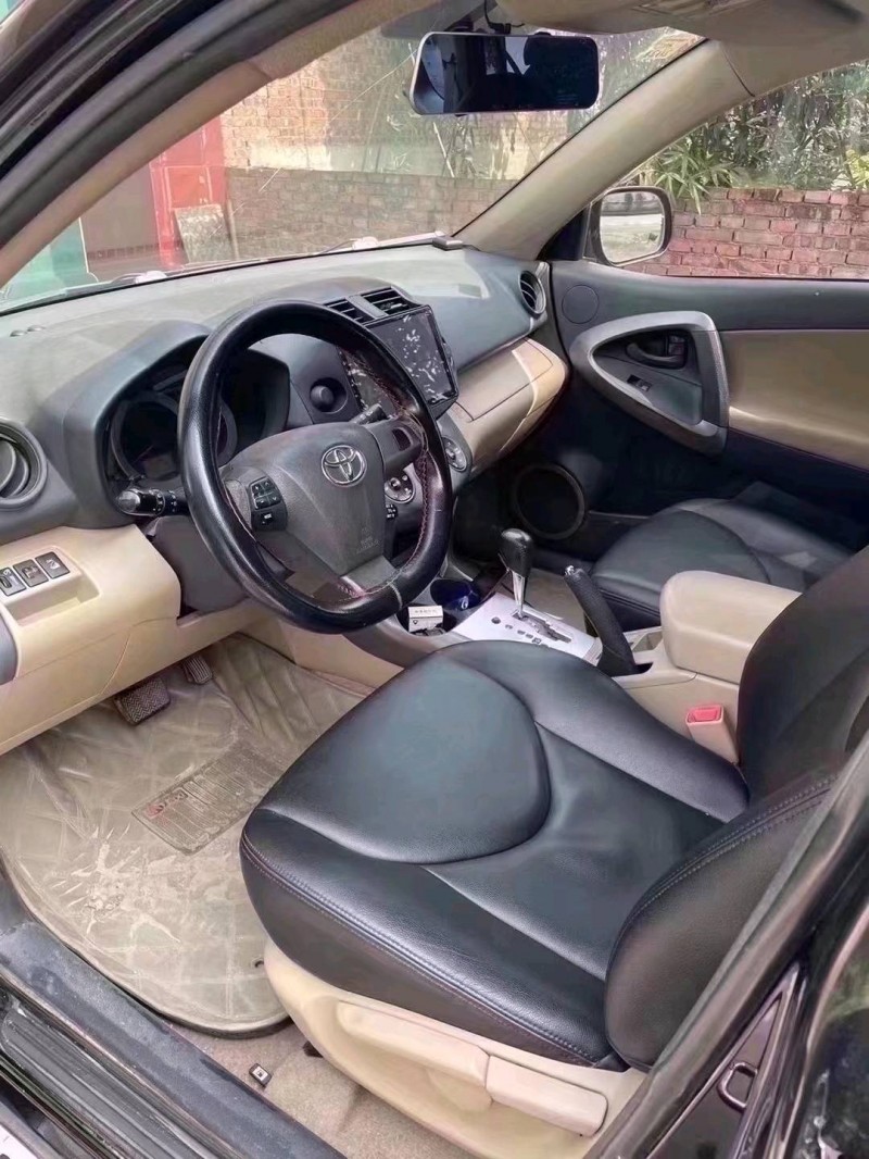 邯郸13年丰田RAV42