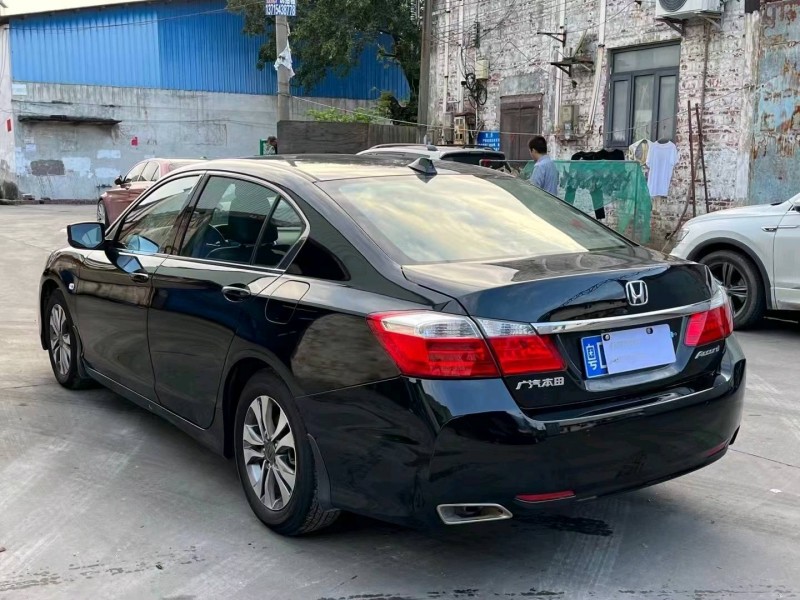 广州15年本田雅阁9