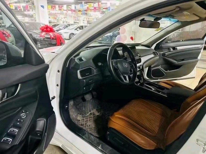 广州18年本田雅阁5