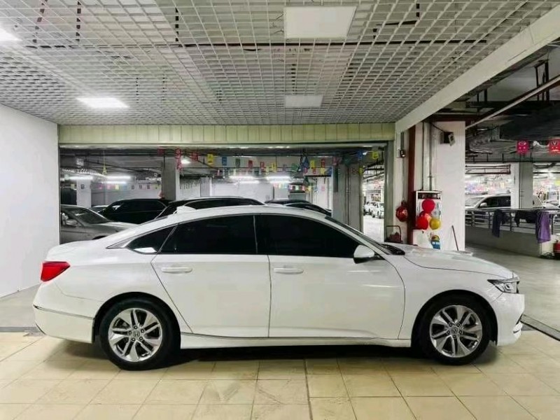 广州18年本田雅阁9