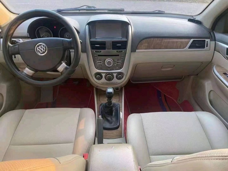 青岛15年别克凯越4