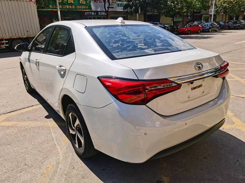 广州17年丰田雷凌9