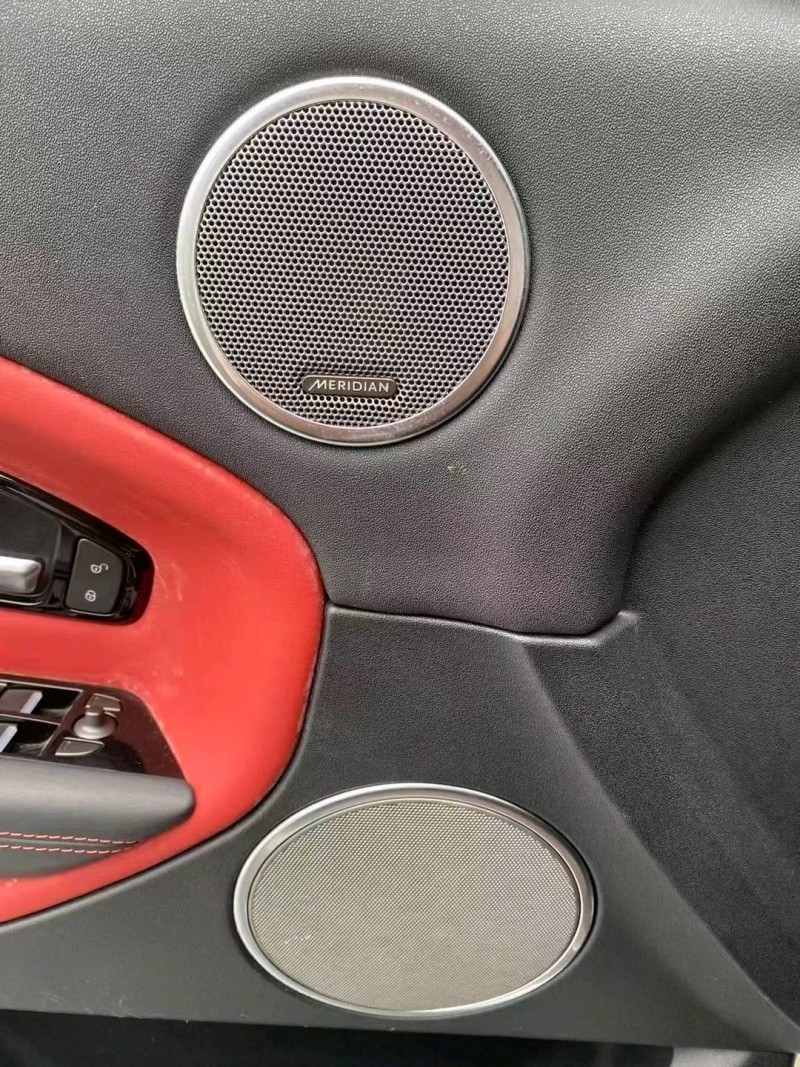 广州16年路虎极光8