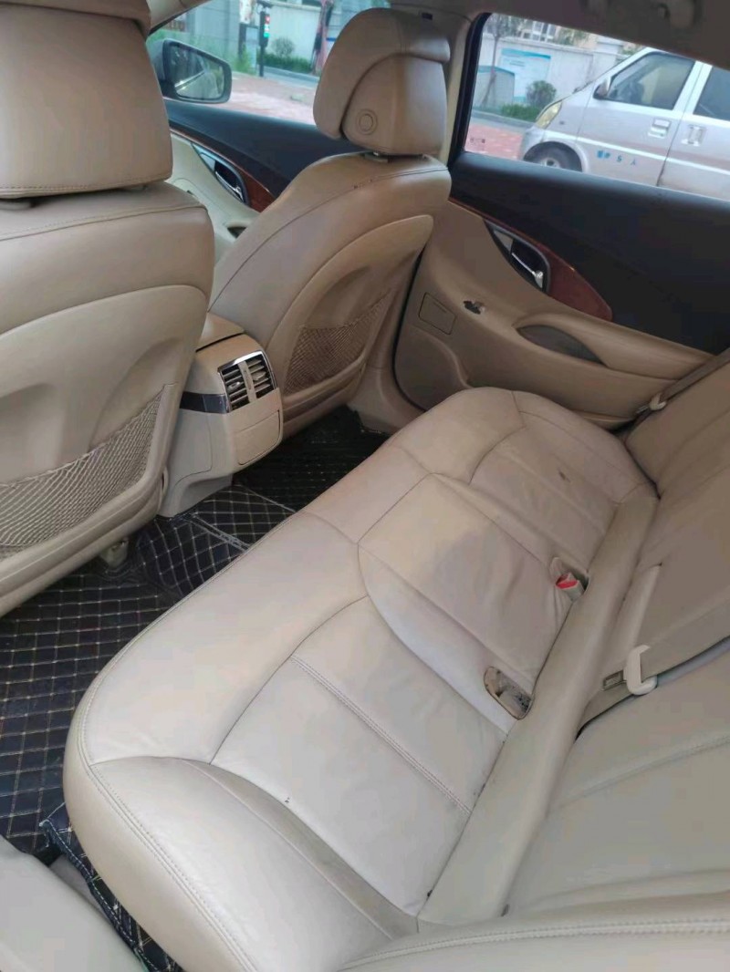 东营13年别克君越9