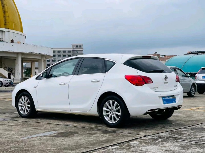 东莞13年别克英朗7